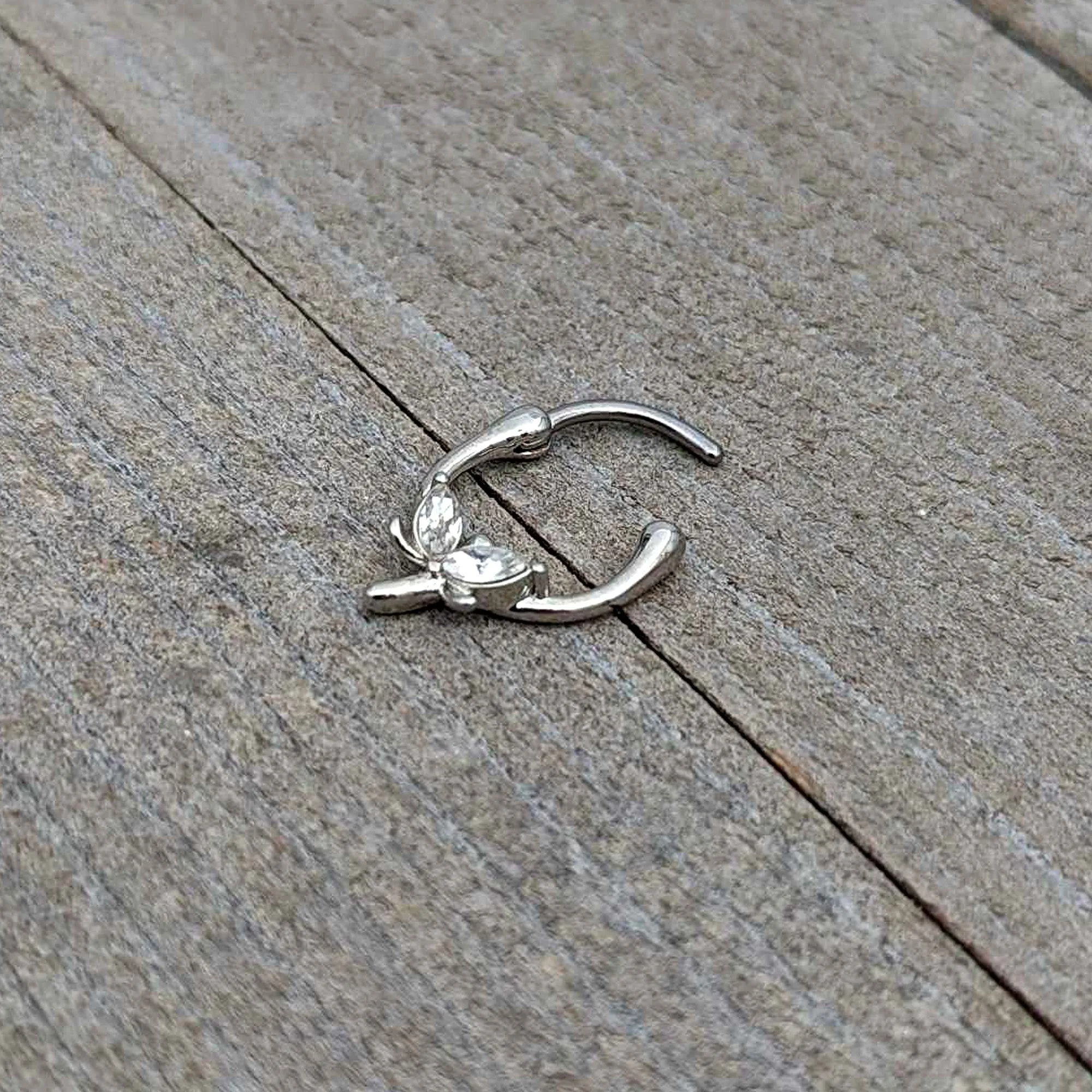 16 Gauge 5/16 Clear Gem Simple Style Dragonfly Cartilage Clicker