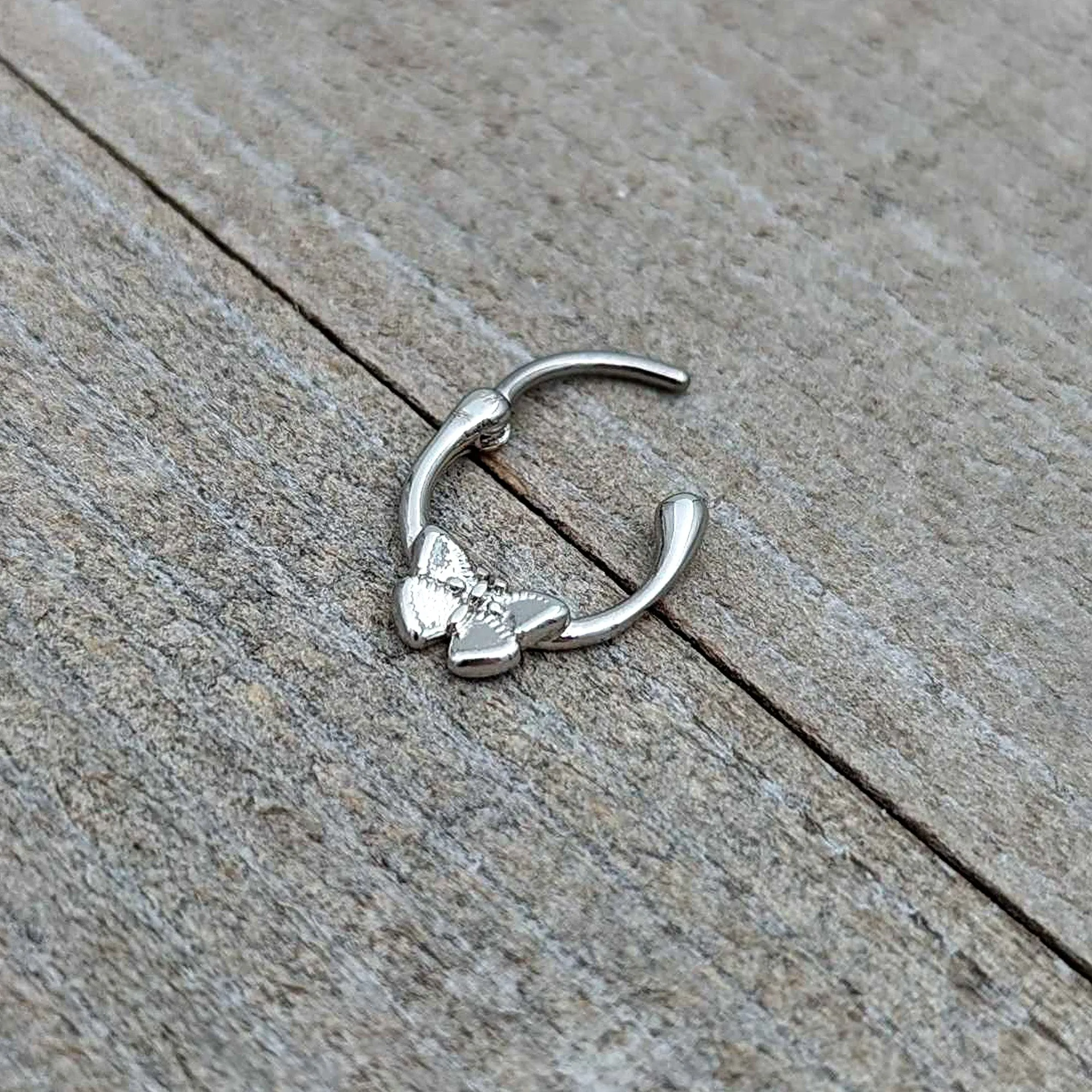 16 Gauge 5/16 Simple Textured Butterfly Cartilage Clicker
