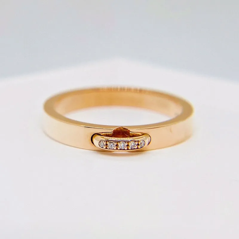 18K Gold Round Natural Diamond Buckle Couple Ring