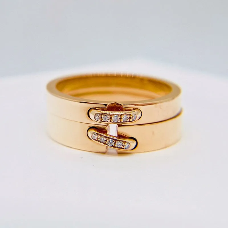 18K Gold Round Natural Diamond Buckle Couple Ring