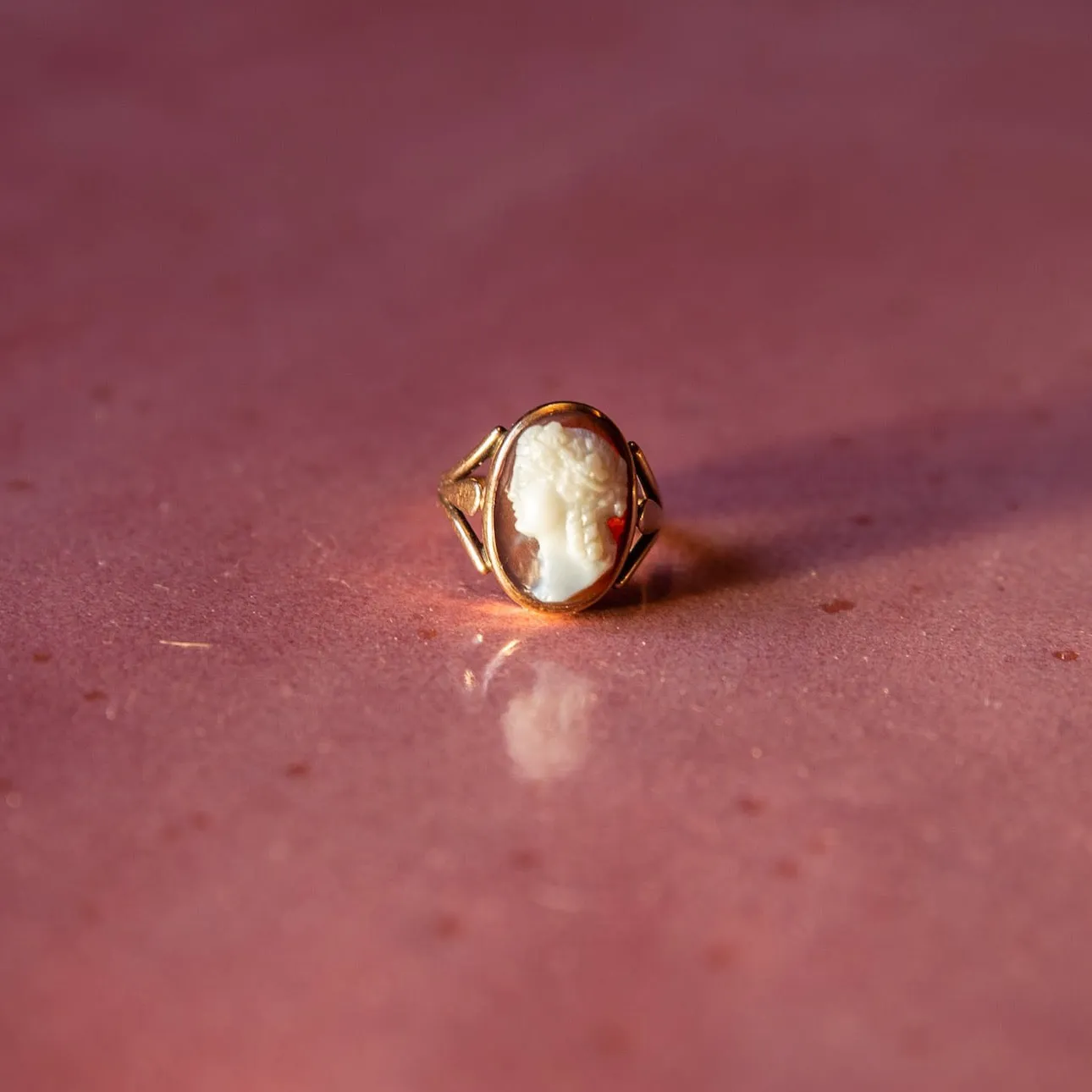 Antique 14k Gold Cameo Ring with Woman Motif