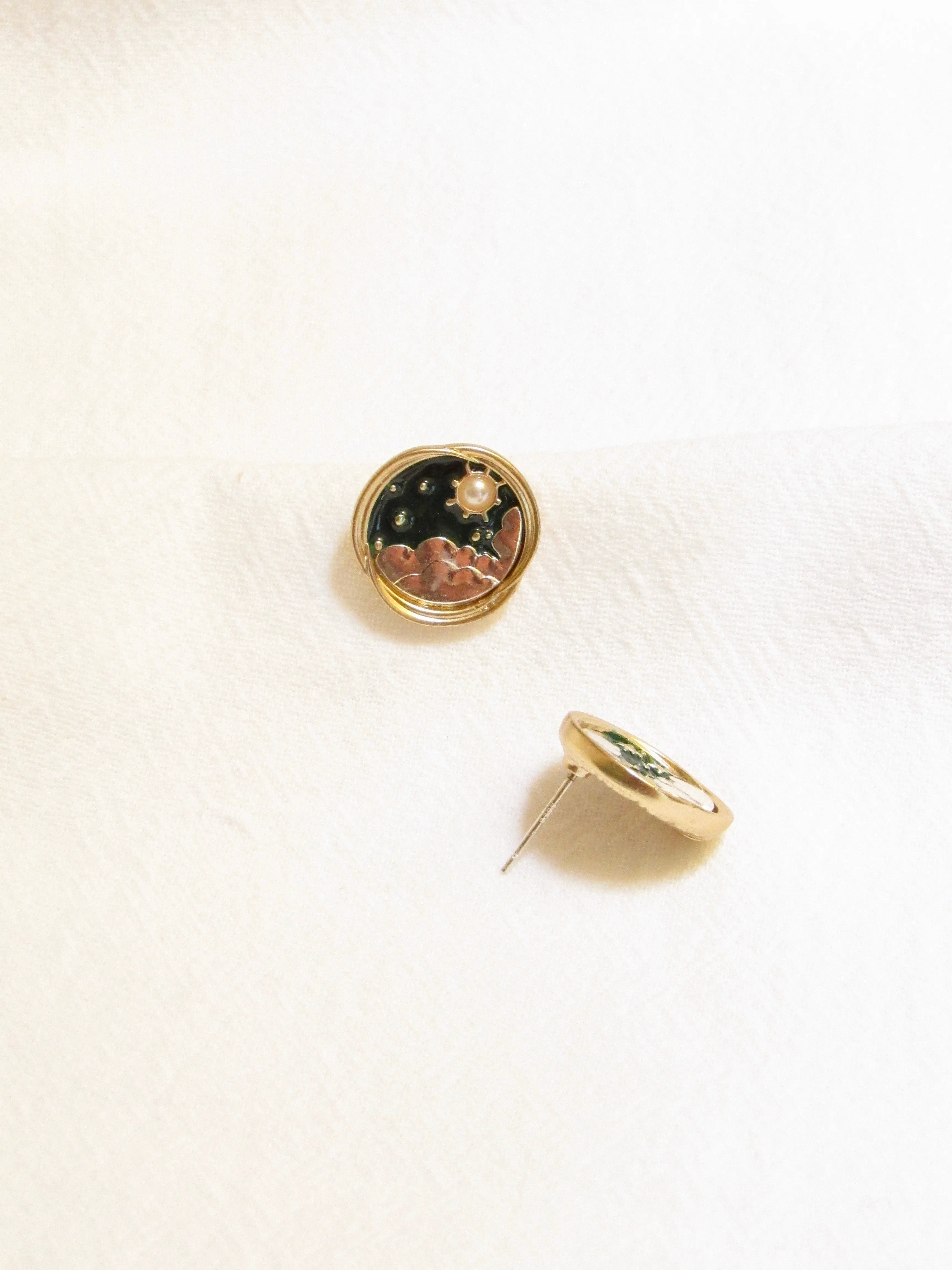 Asymmetric Starry Sky Enamel Pearl Gold Stud Earrings