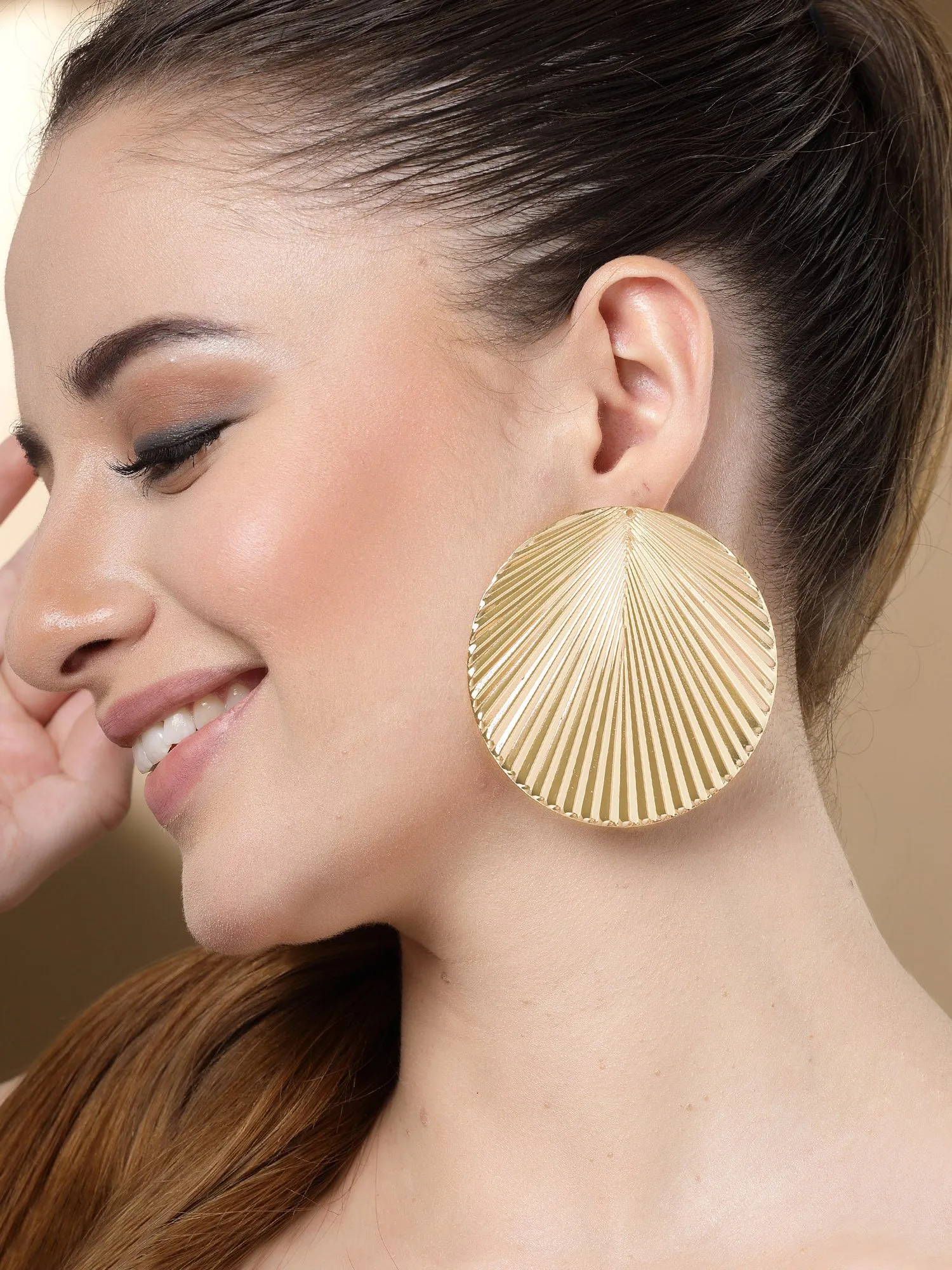 Bohey by KARATCART Gold Plated Strip Pattern Round Large Stud Earrings for Women