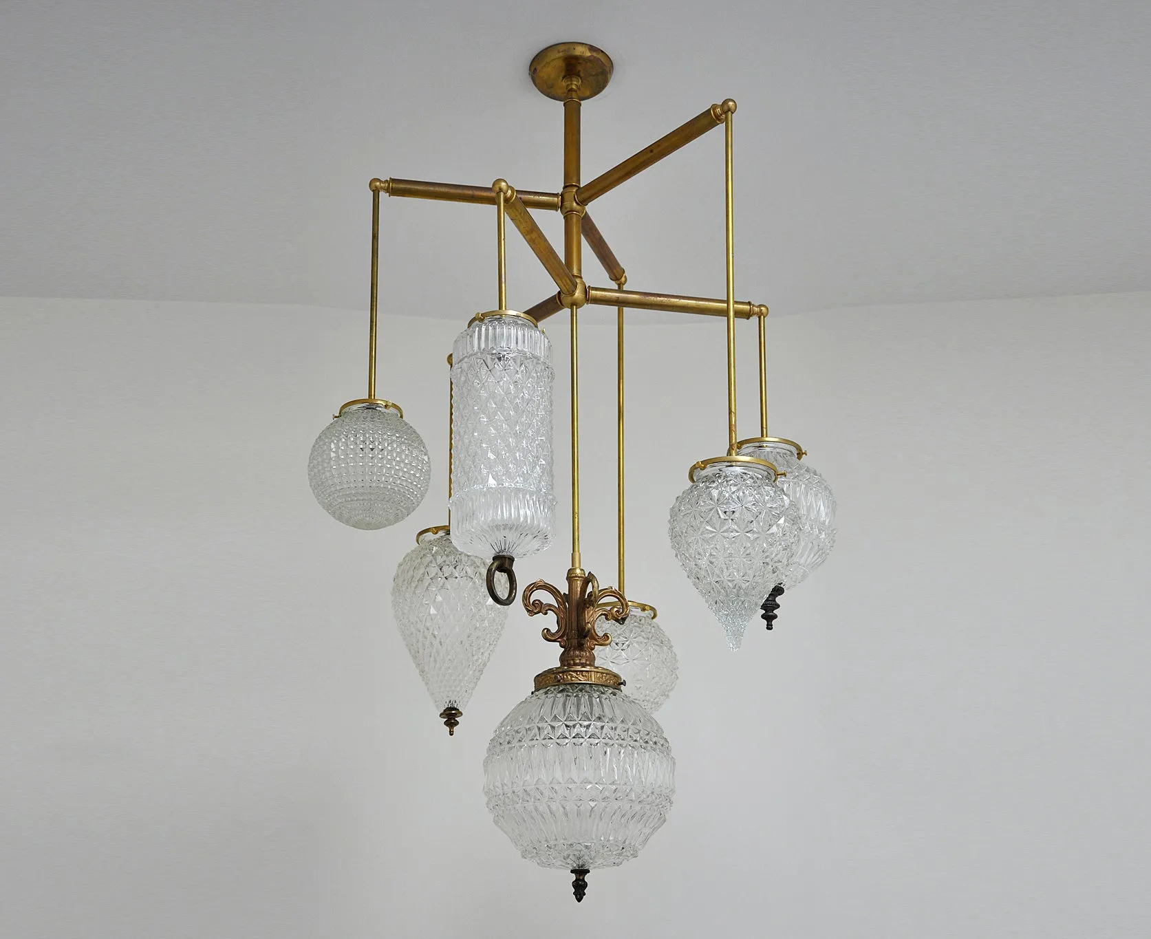 Brilliant Chandelier - 7 Arm