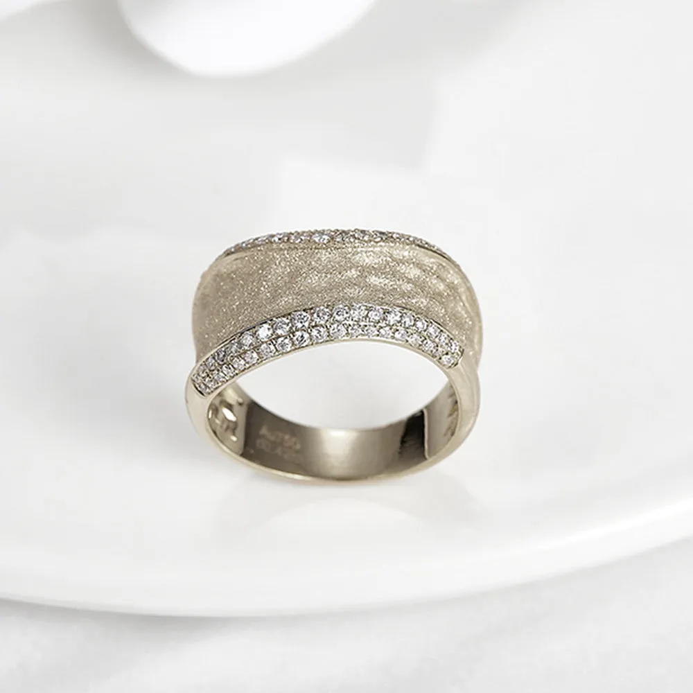 Diamond Pave Hammered Texture Curved Ring