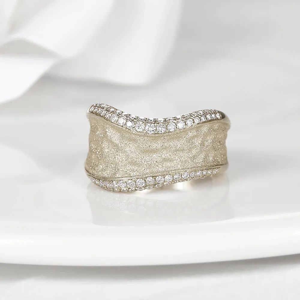 Diamond Pave Hammered Texture Curved Ring