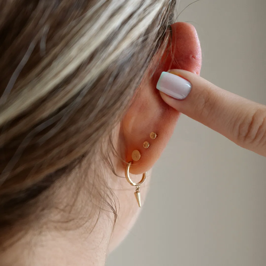 Feather Flatback Stud