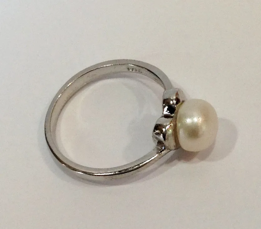 Freshwater Pearl and Sterling Silver Ring