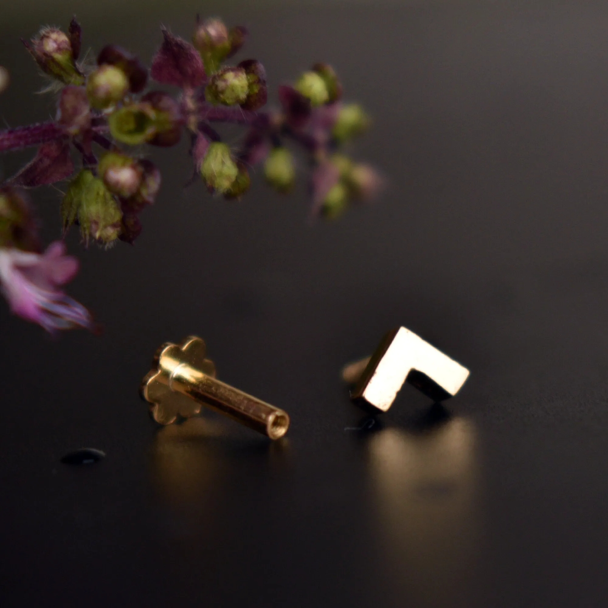 Gold Peave V Stud