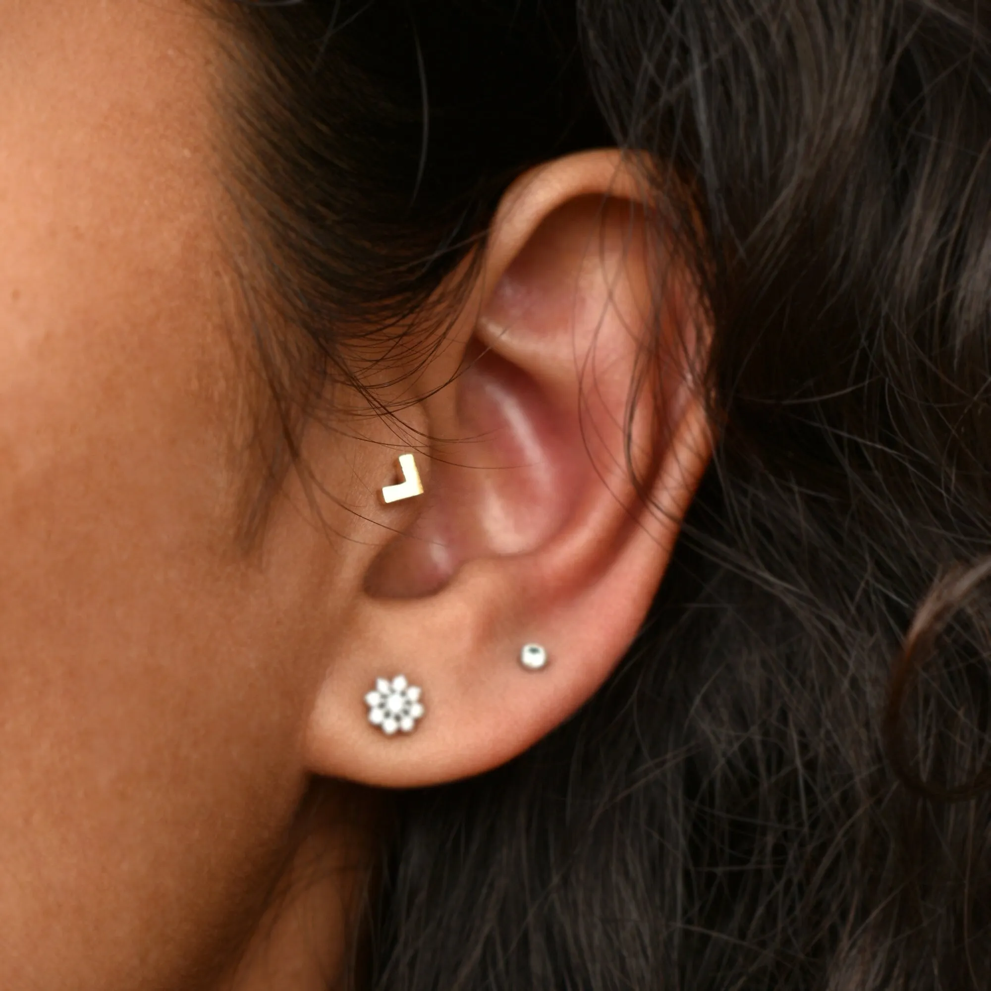 Gold Peave V Stud