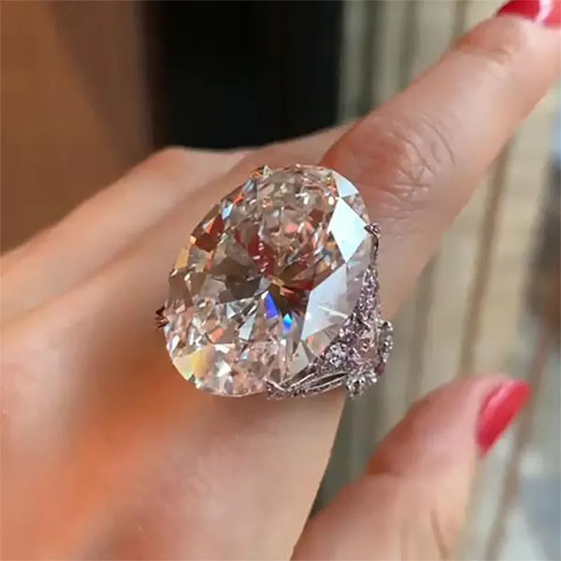 Luxury Female Big Oval Crystal Rhinestone Engagement Ring Cute Silver Silver Zircon Stone Ring Vintage Wedding Rings For Women