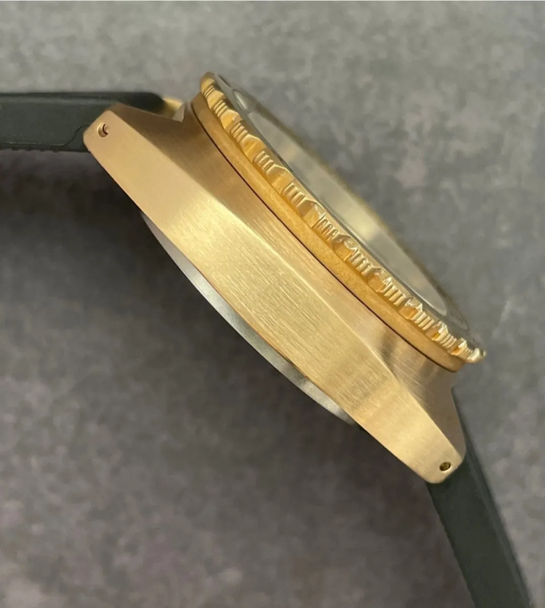 Maranez Samui Vintage Brass Watch Red