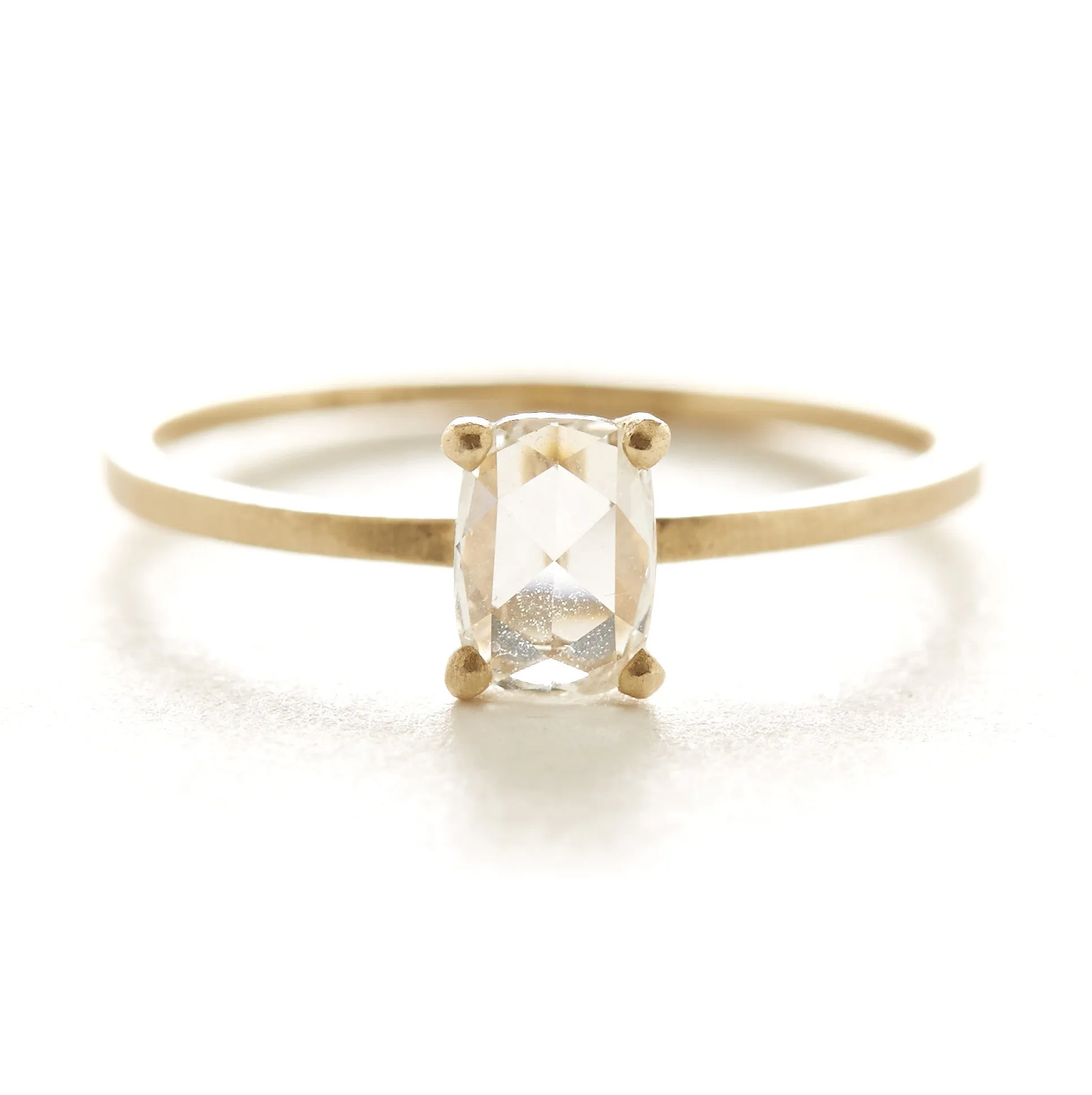 Mesmerizing Medium Diamond Ring