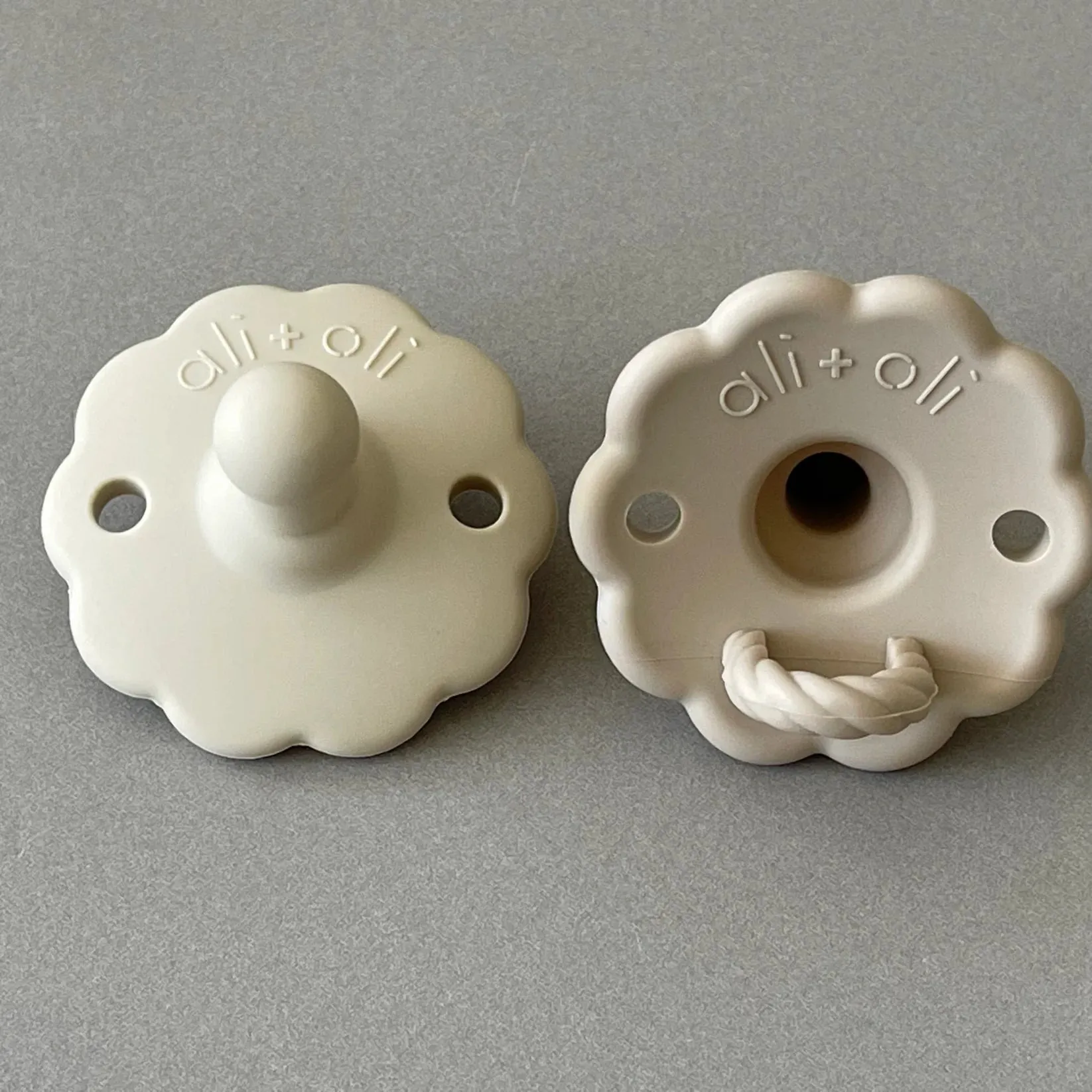 Pacifier Set Flower - Oat & Coco