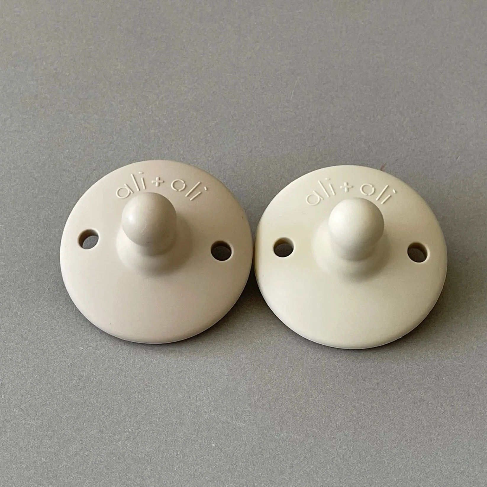 Pacifier Set Round - Oat & Coco