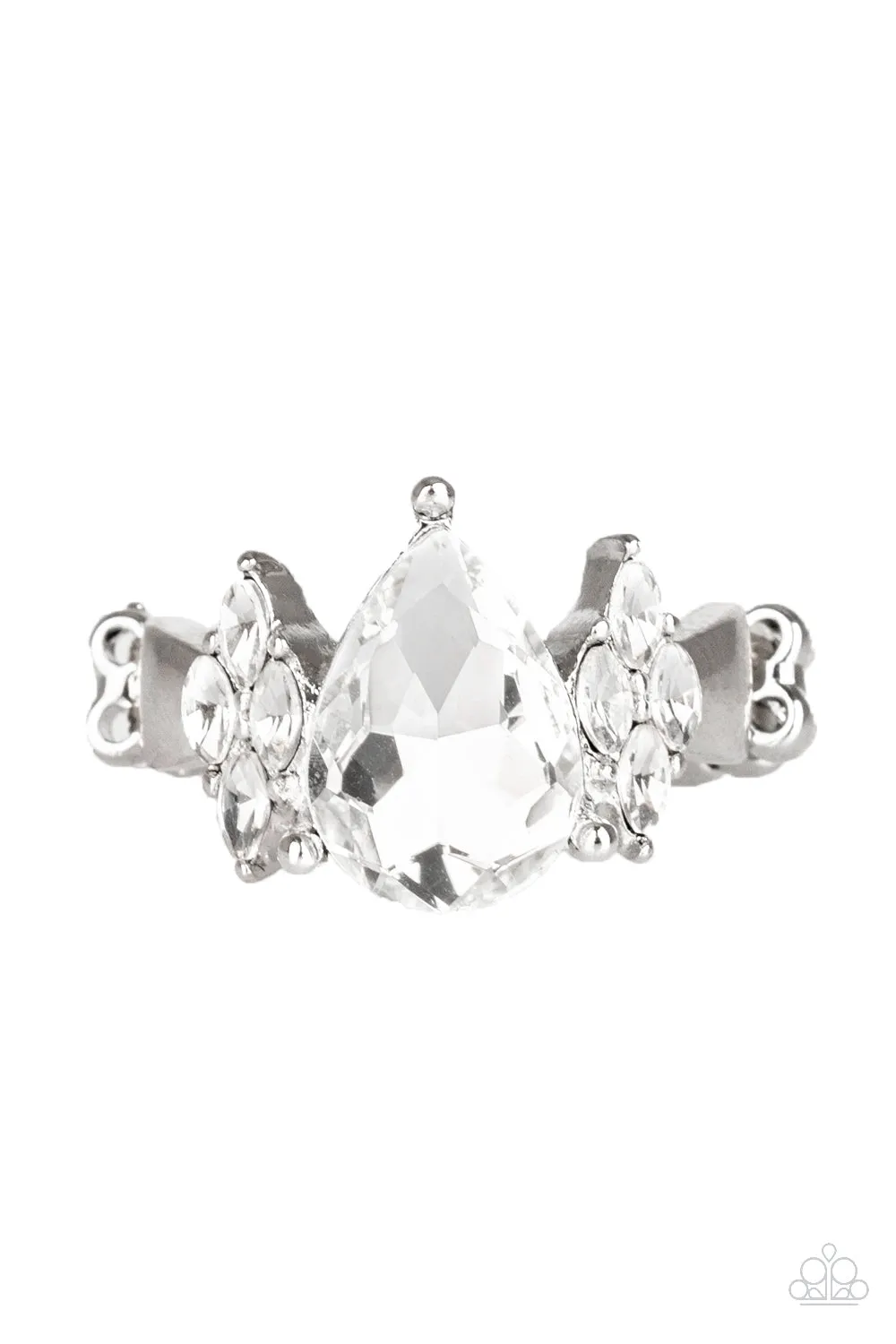 Paparazzi - Yas Queen - White Ring