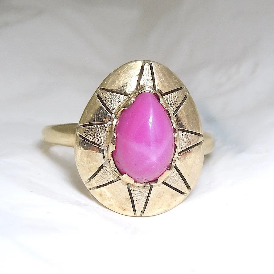 Pear Shaped Star Ruby Ring in Yellow Gold