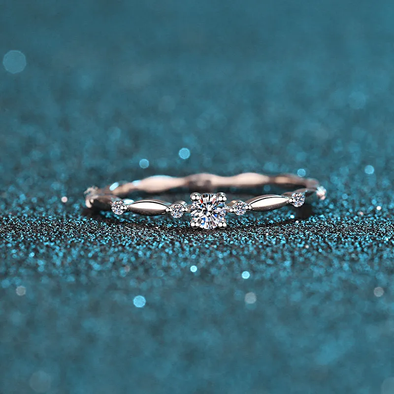 Round Cut Moissanite Diamond Ring