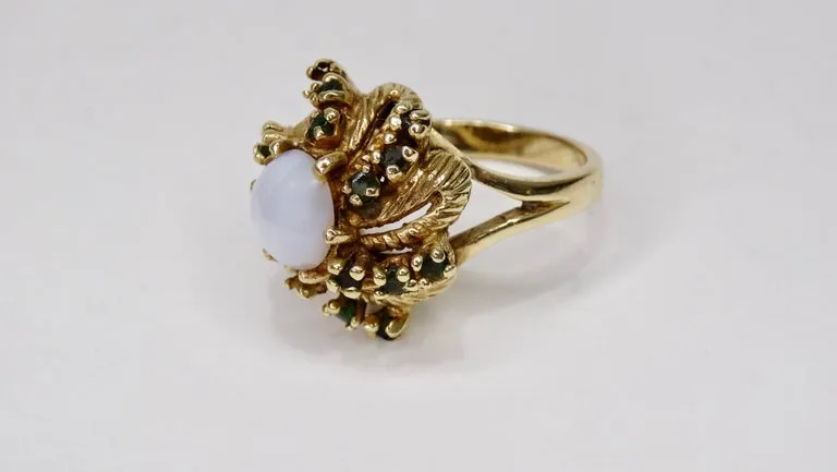 Sapphire Star Cabochon 4 Carat 14k Gold Cocktail Ring
