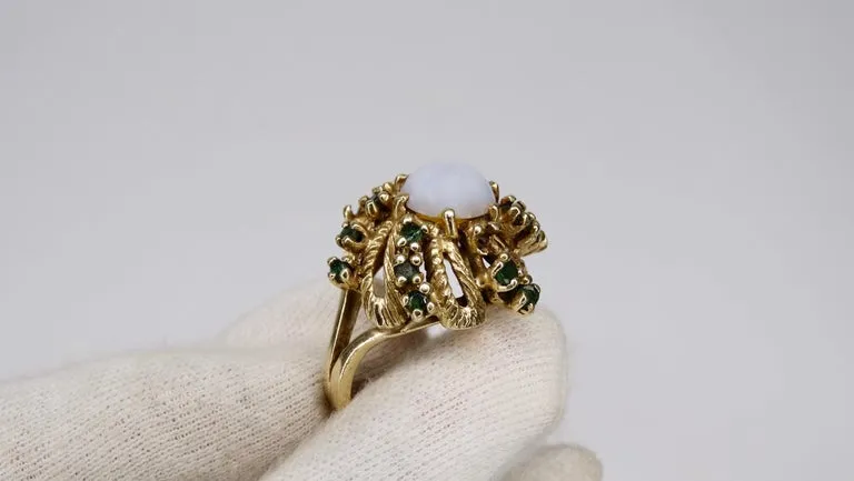 Sapphire Star Cabochon 4 Carat 14k Gold Cocktail Ring