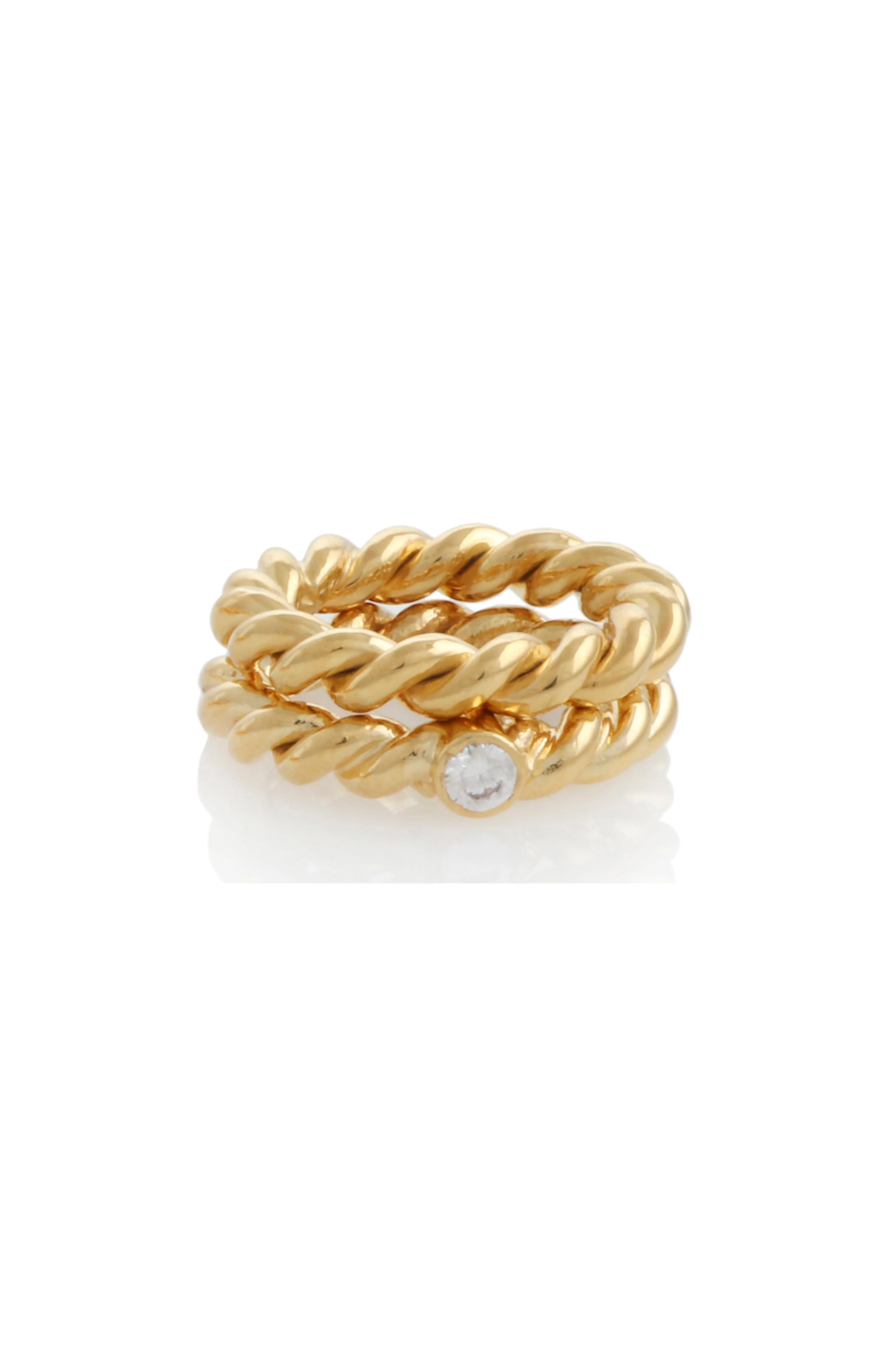 SET OF TWO TWISTED WIRE RINGS WITH STONE