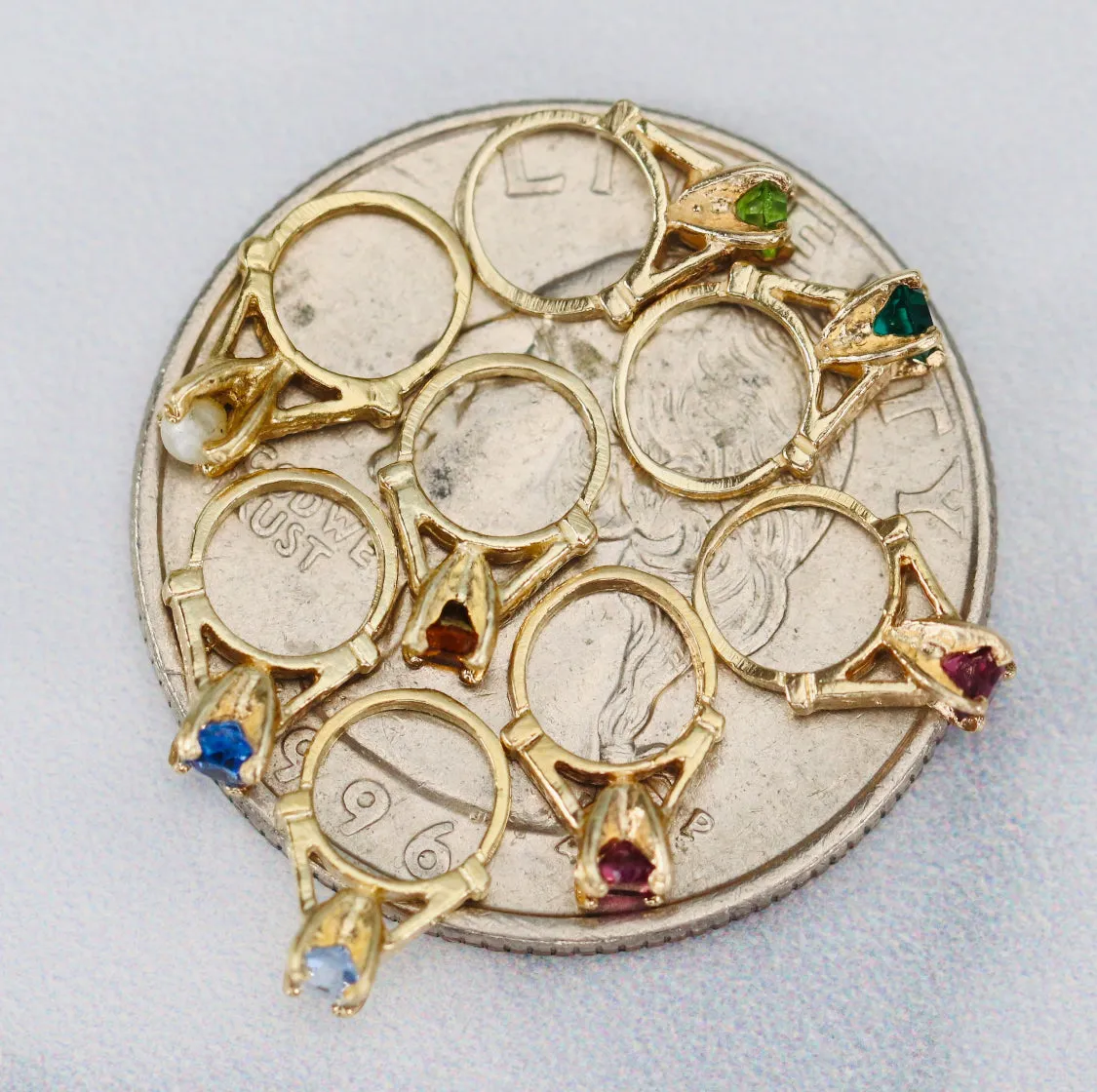 SPECIAL: Mini ring in 14k yellow gold - purple February