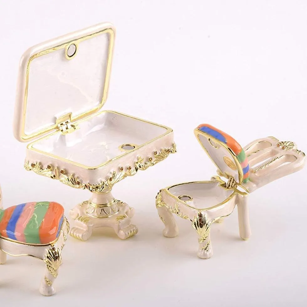 Table & Chairs