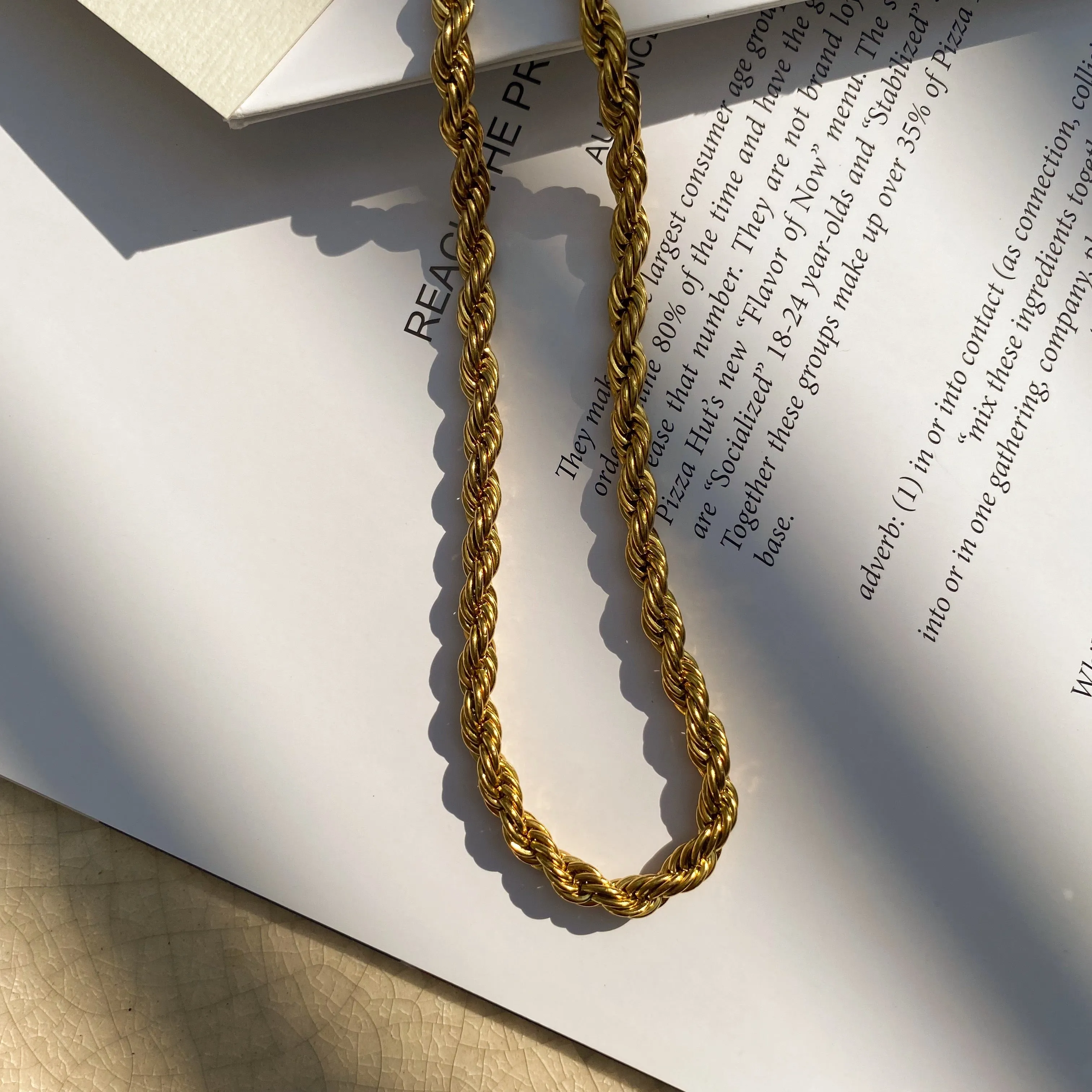Twist gold necklace