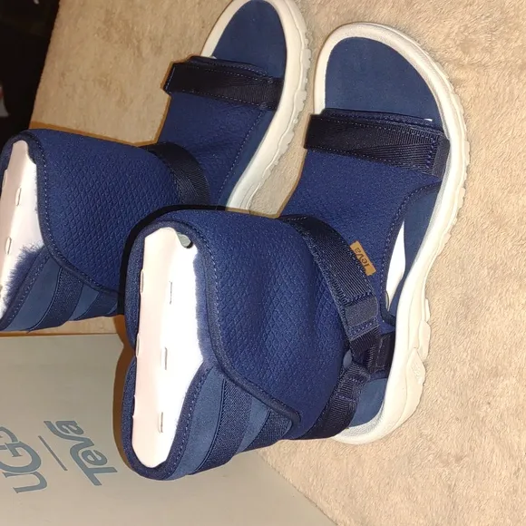 👣UGG x TEVA Collab Hybrid Boot in Black Iris (Dark Blue) 💜💜UNISEX💜💜