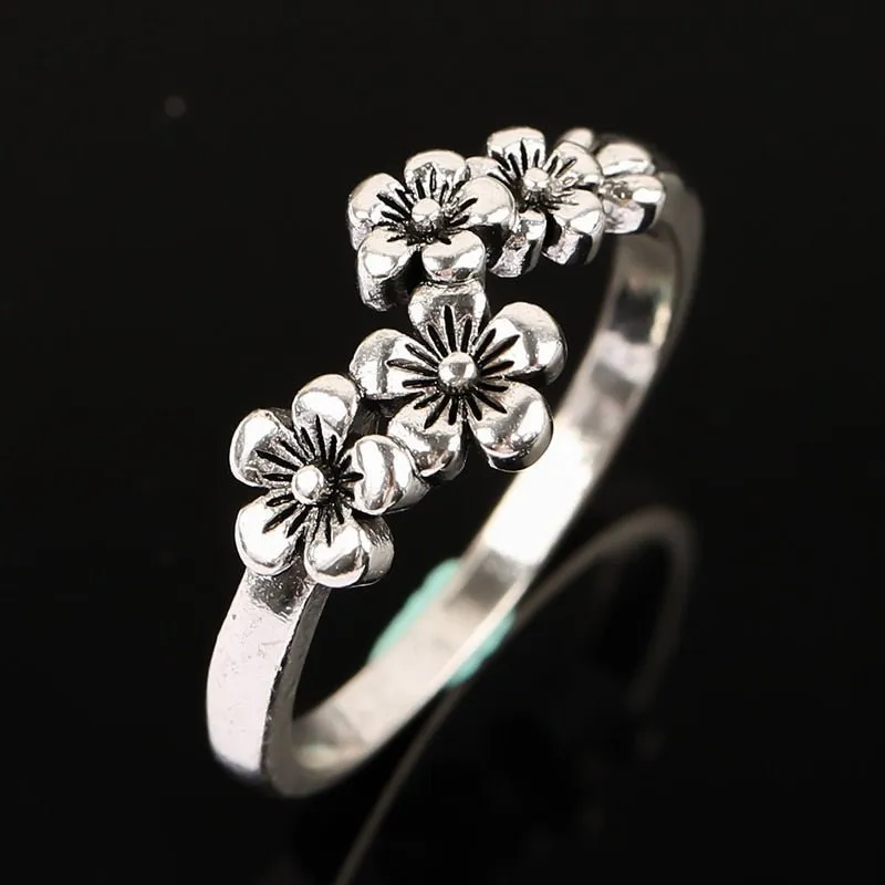 Vintage Bohemian Flower Red Ruby Ring for Women Silver Engagement Jewelry