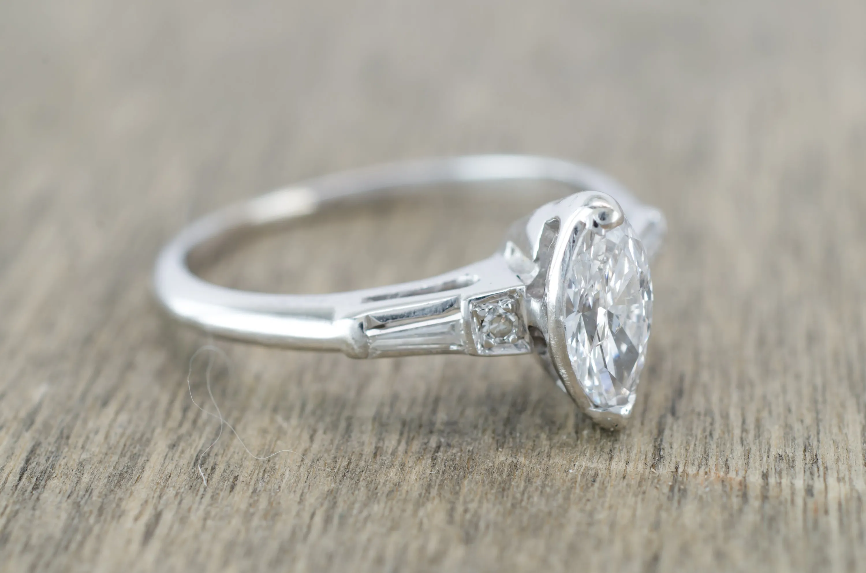 VINTAGE MARQUISE DIAMOND RING