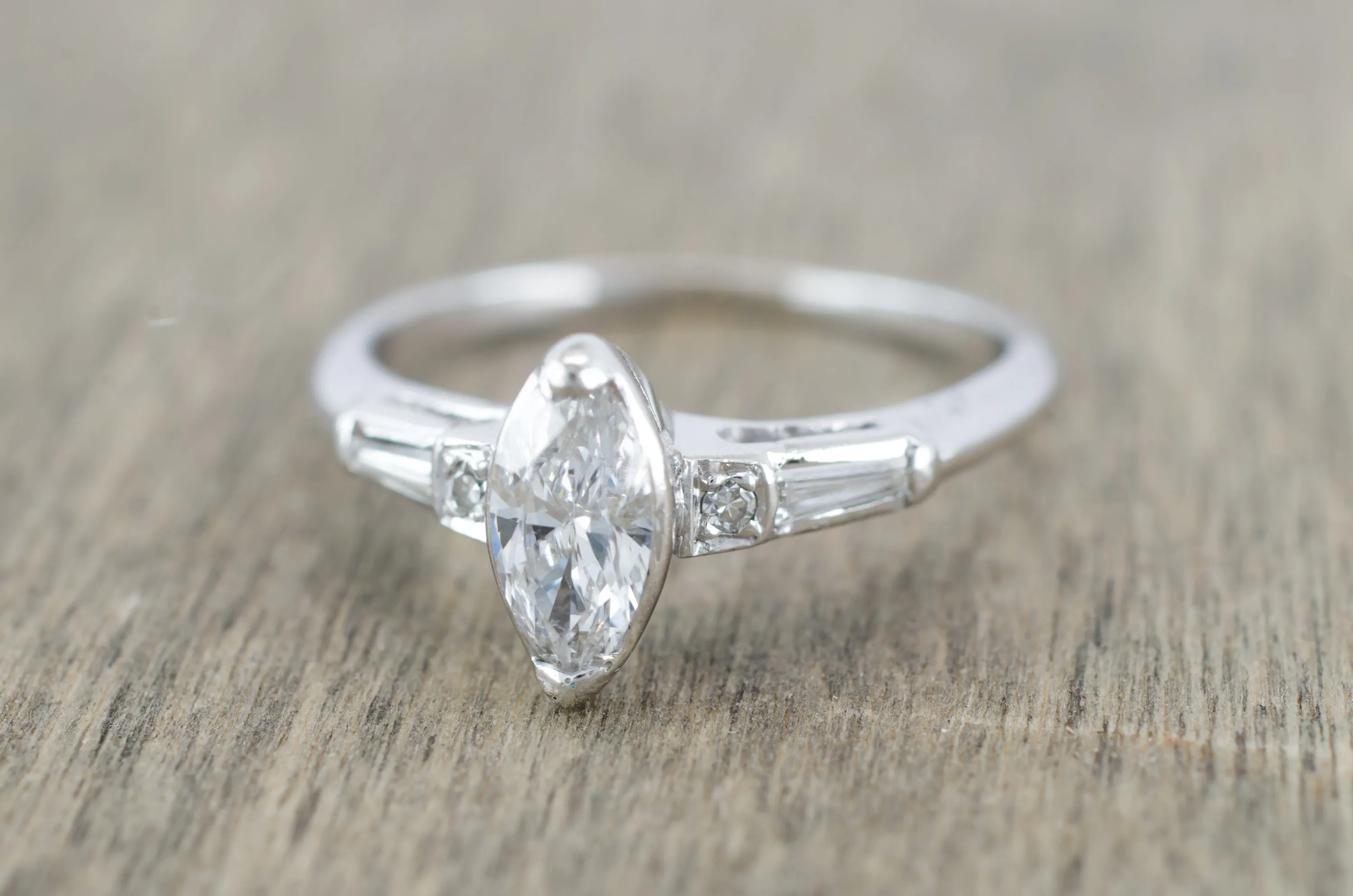 VINTAGE MARQUISE DIAMOND RING